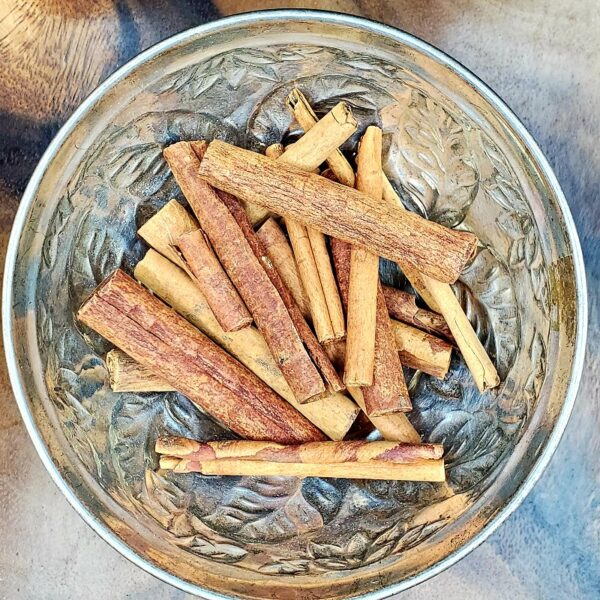 Cinnamon Sticks (Cinnamomum burmanni)